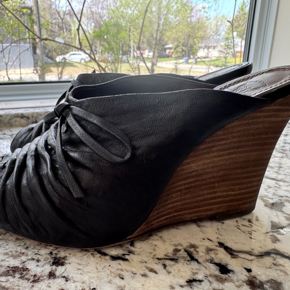 Frye Gwen Mule w/ Tie - Black Leather - Size 7.5M